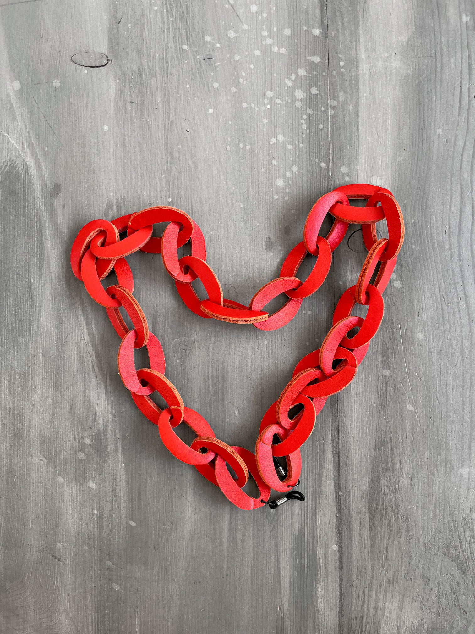 KIRKI glasses leather chain - red