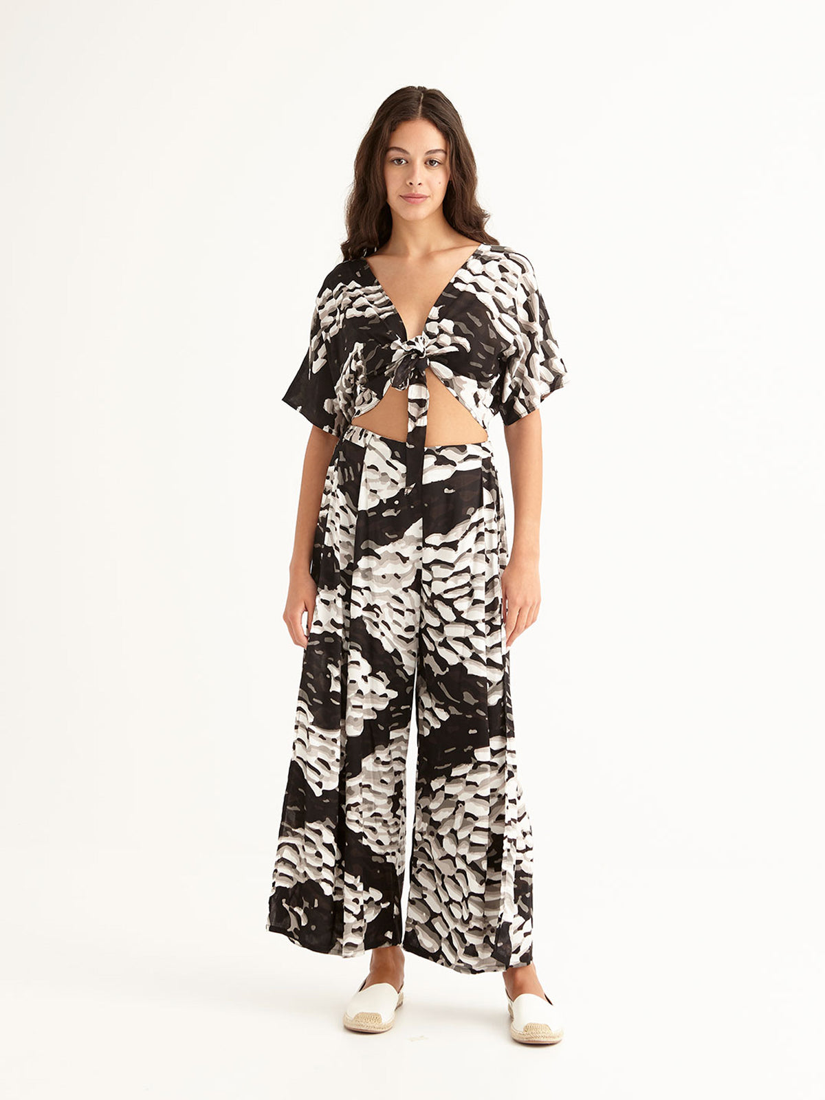 PEBBLES tie front top