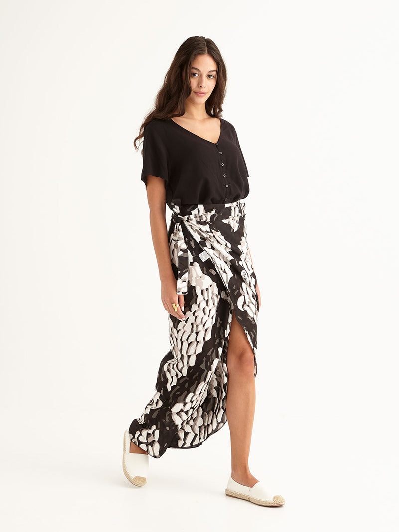 PEBBLES wrap skirt