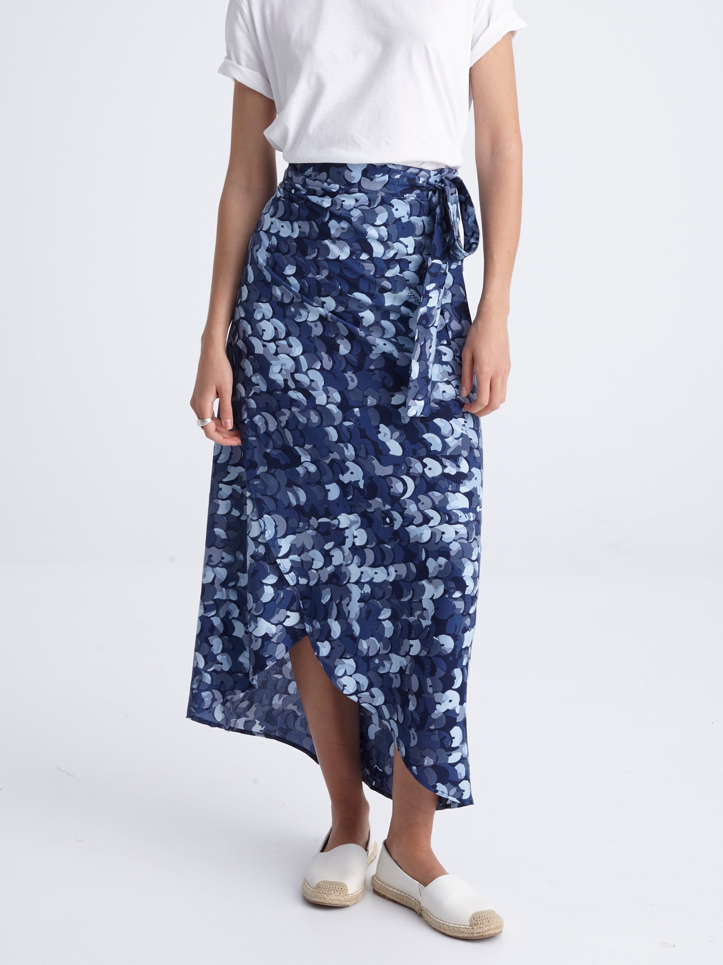 SEQUINS wrap skirt