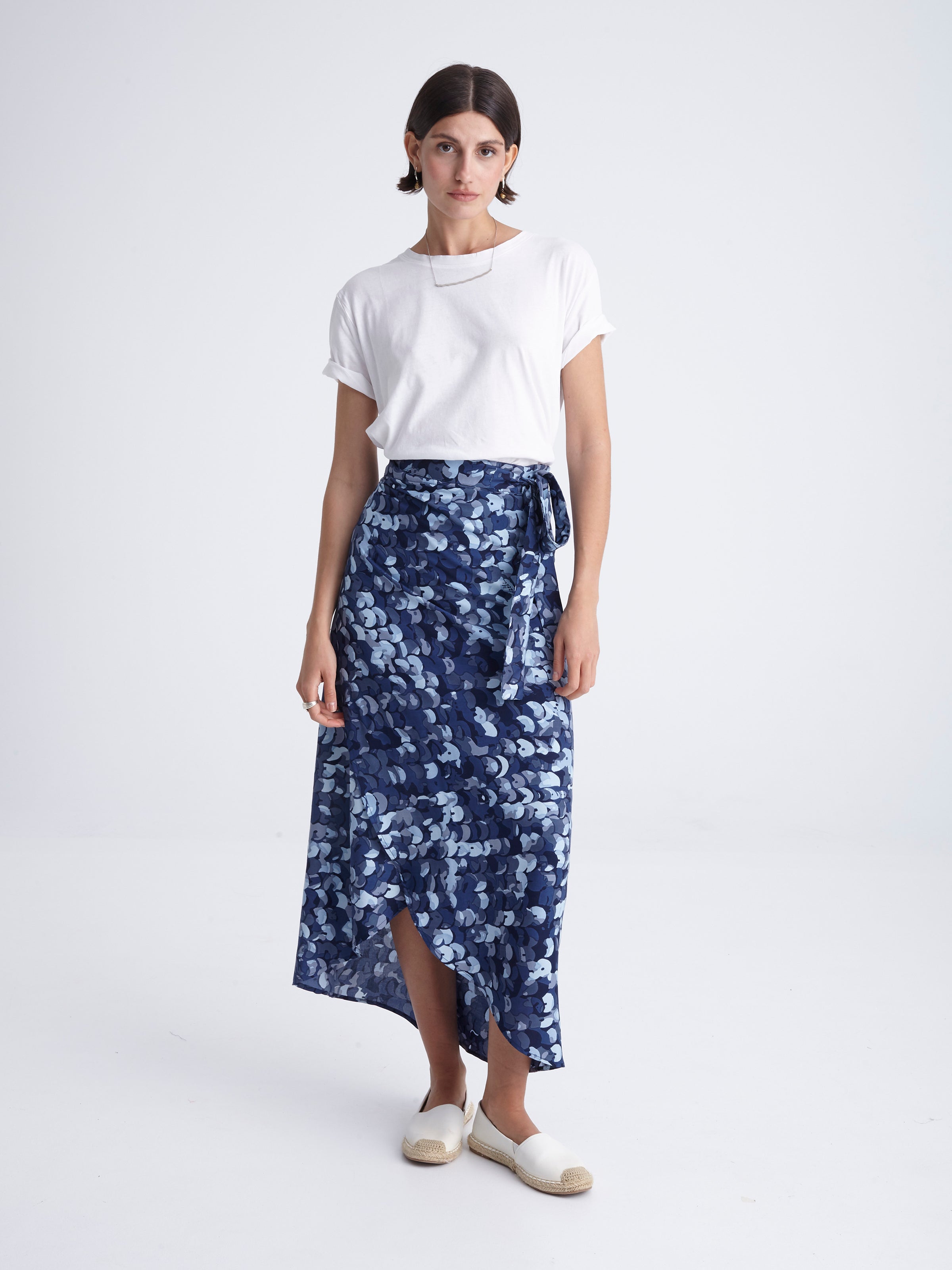 SEQUINS wrap skirt