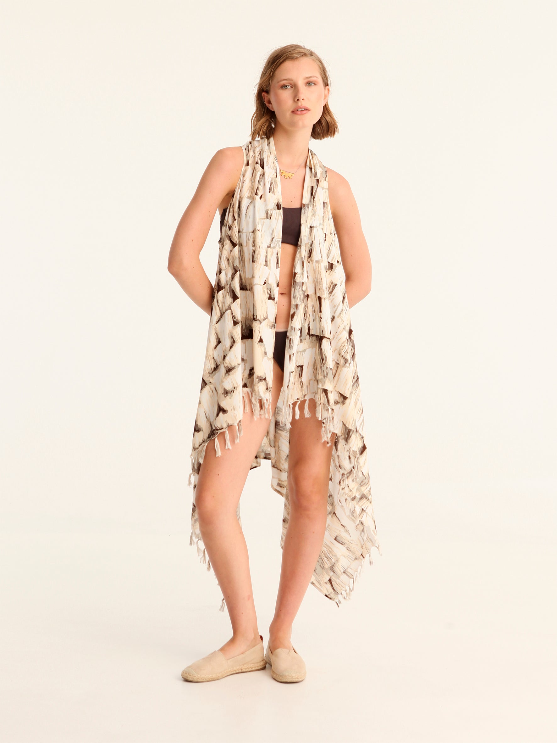 TASSELS pareo vest with coconut button