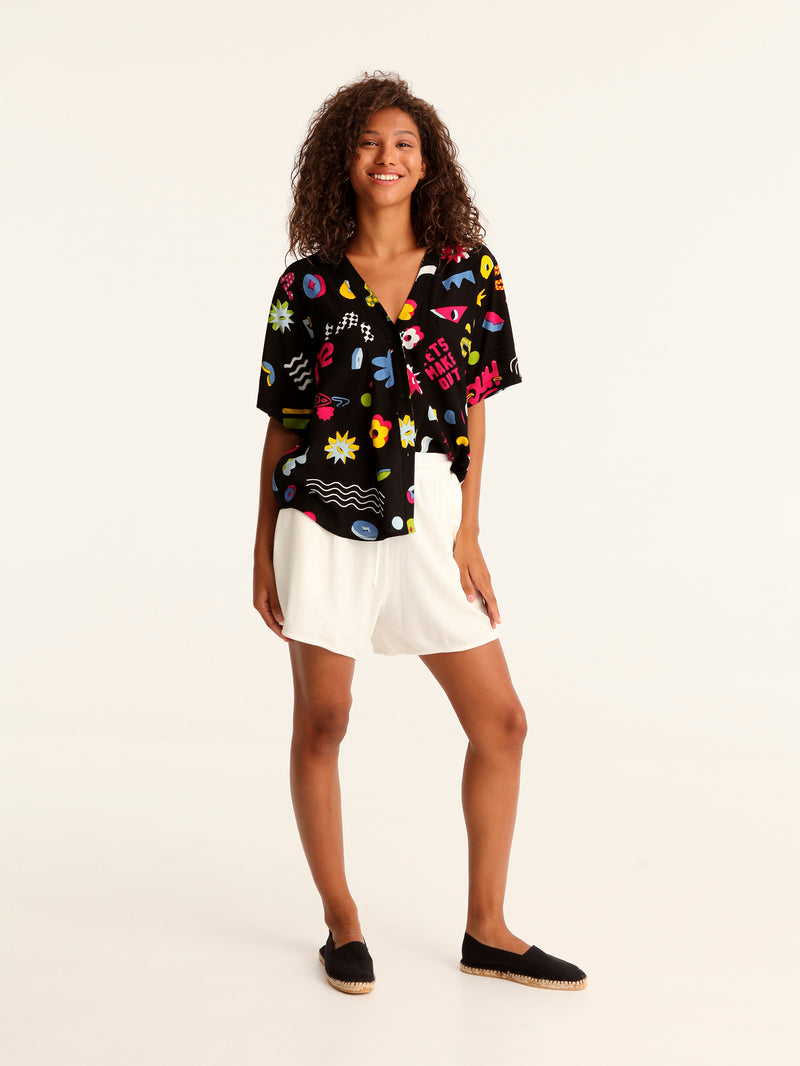 MORE AMOR cropped shirt