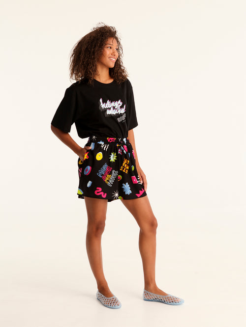 MORE AMOR shorts