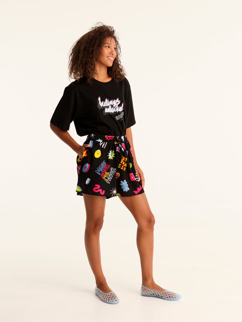 MORE AMOR shorts