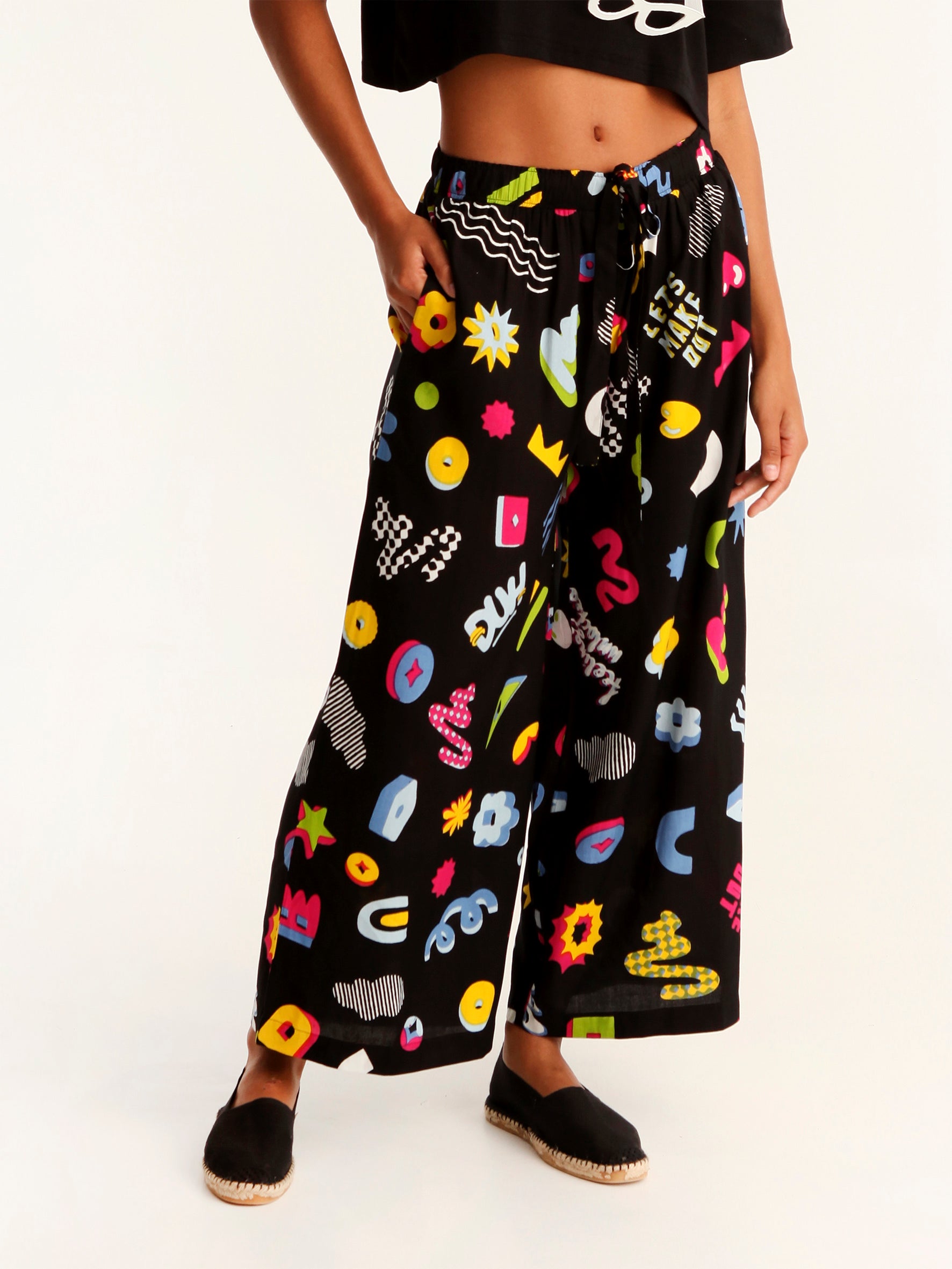 MORE AMOR loose leg pants