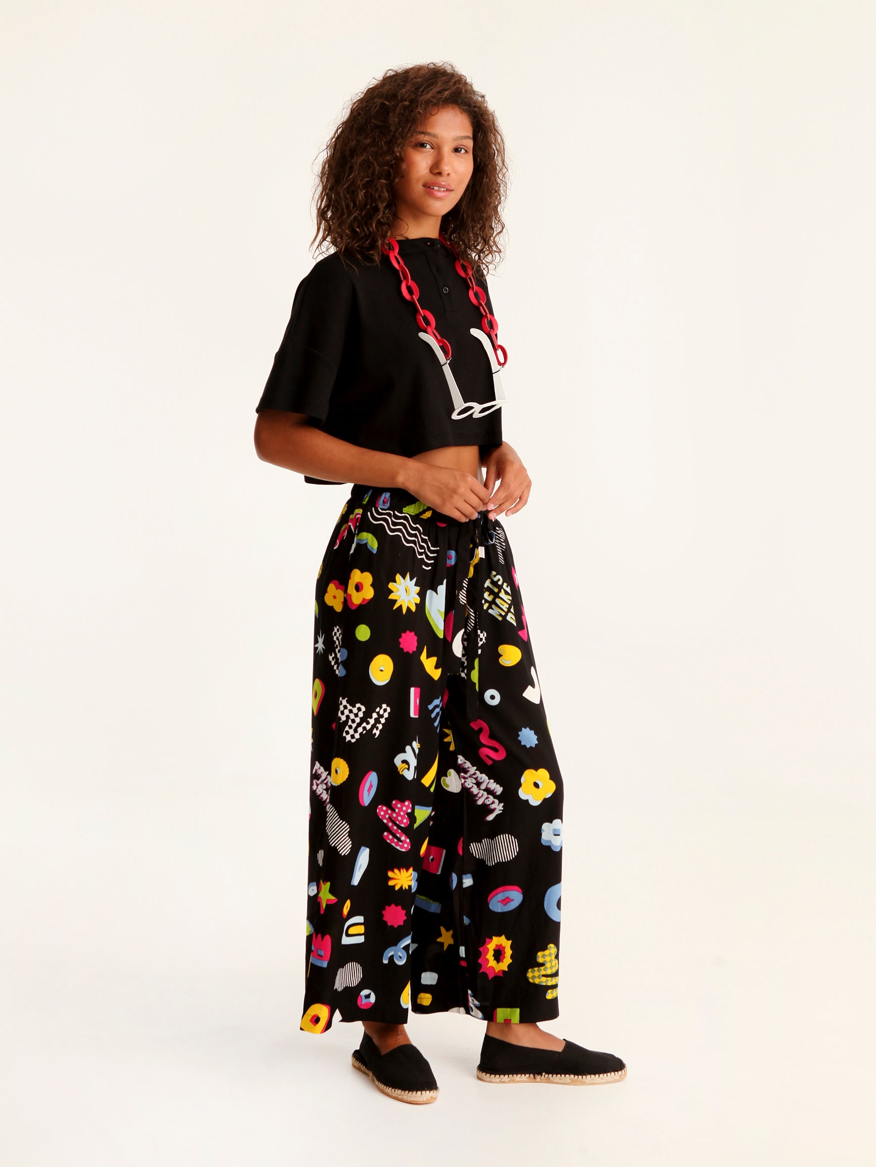 MORE AMOR loose leg pants