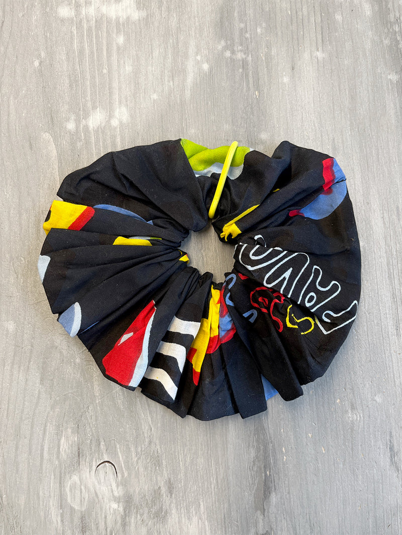 MORE AMOR wallet scrunchie
