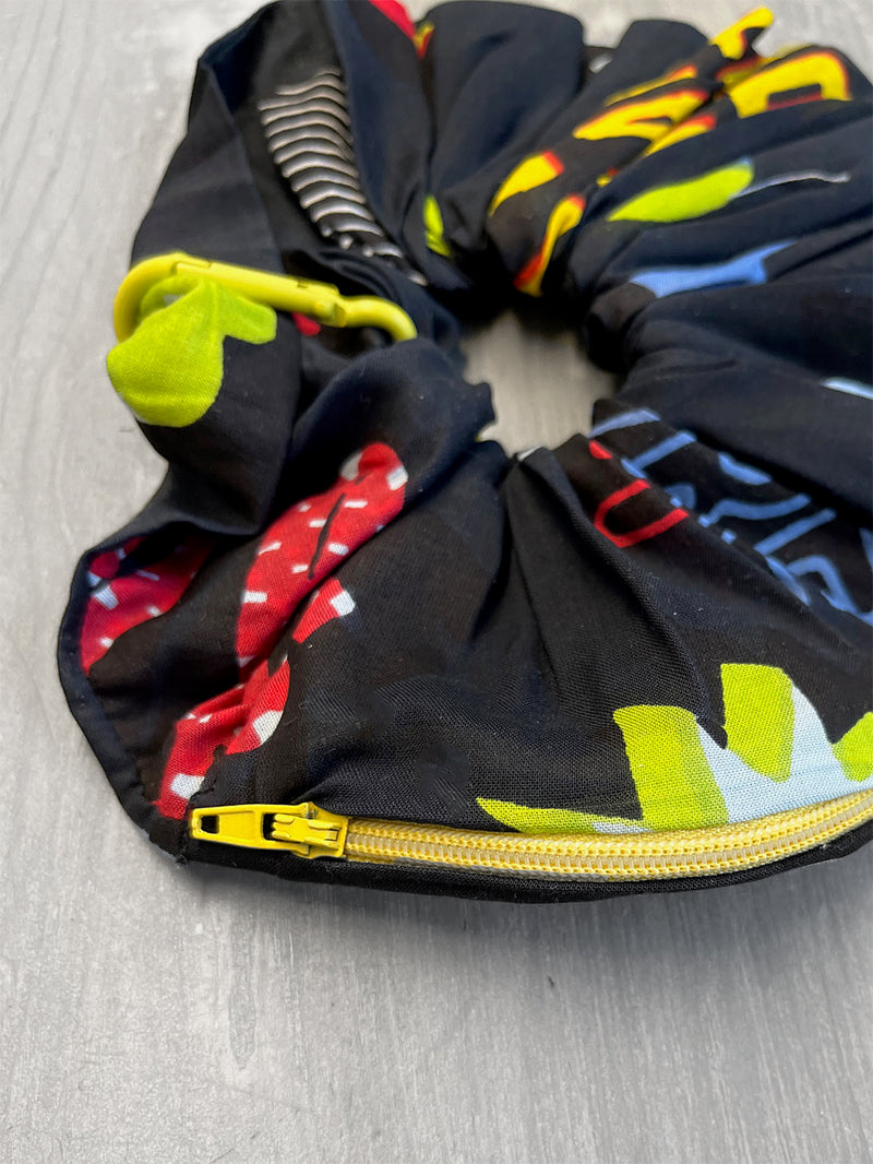 MORE AMOR wallet scrunchie