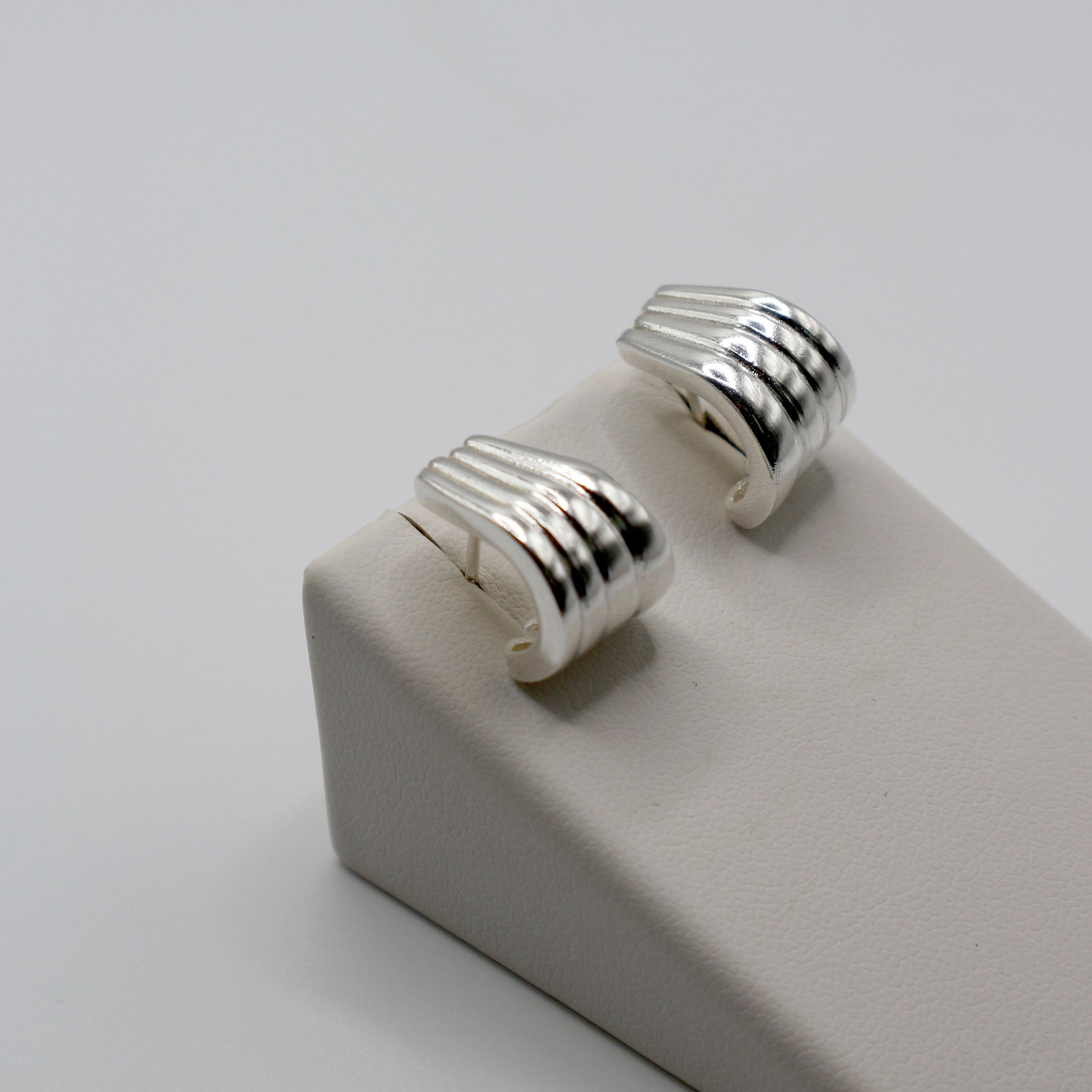 RIB HOOKS earrings - sterling silver