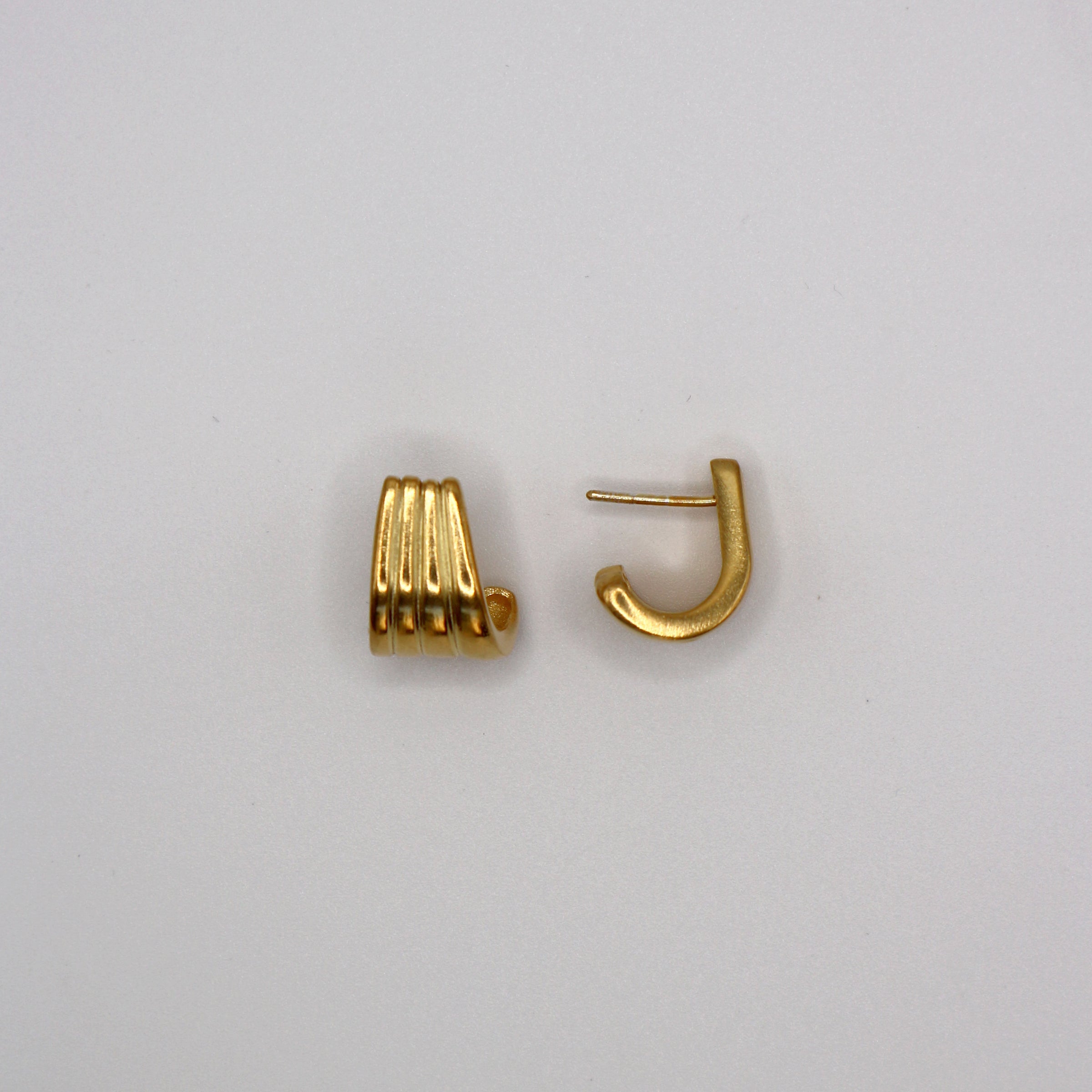 RIB HOOKS earrings - gold plated sterling silver