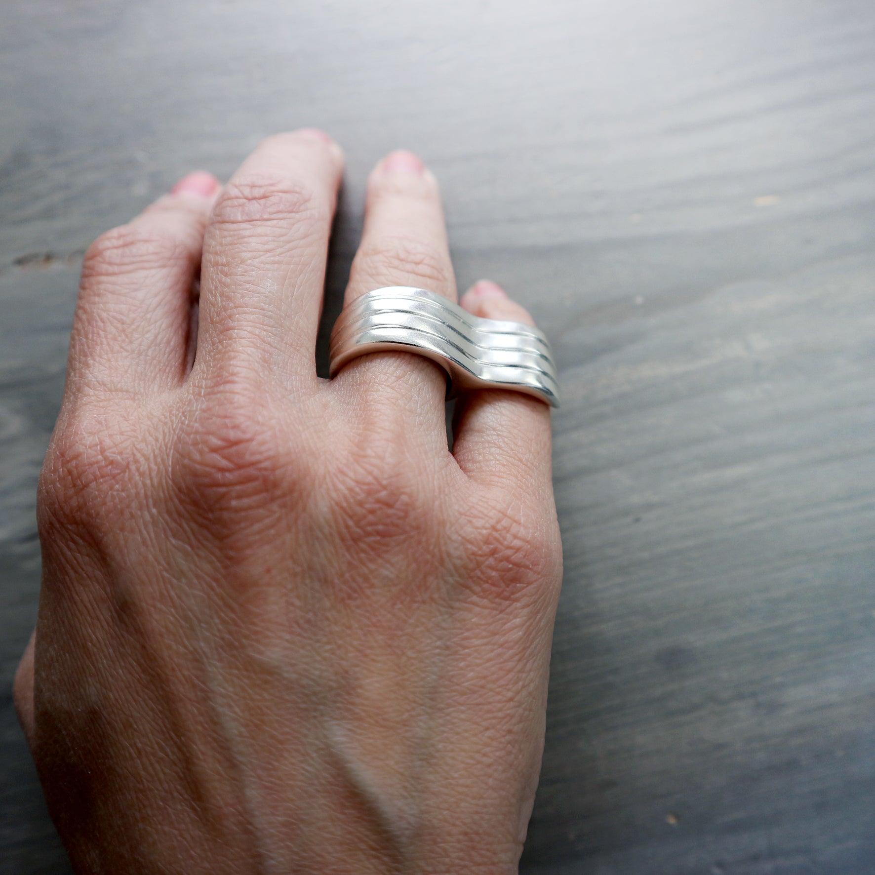 RIB WAVES ring - sterling silver