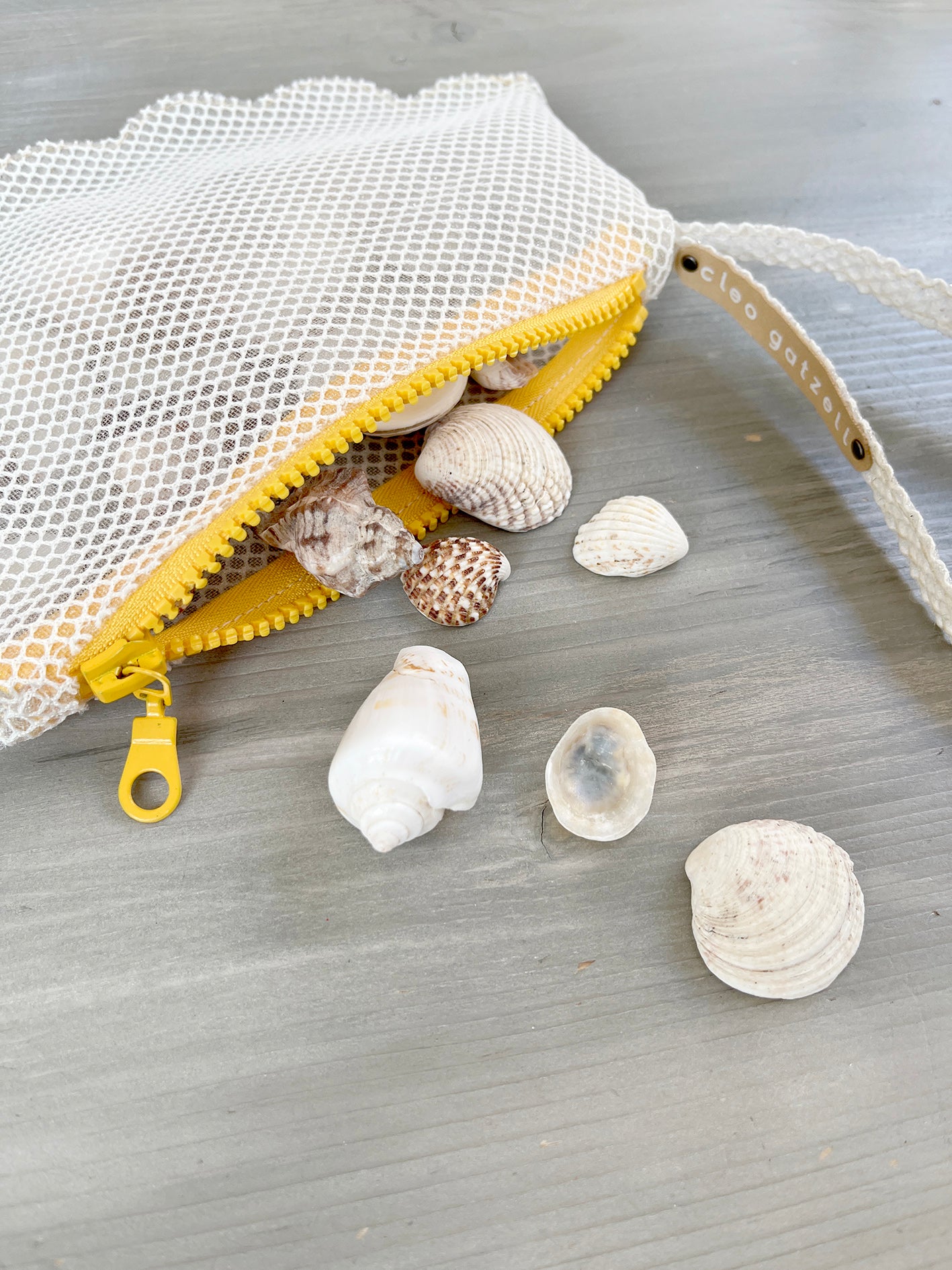 SHELL pouch - file ecru