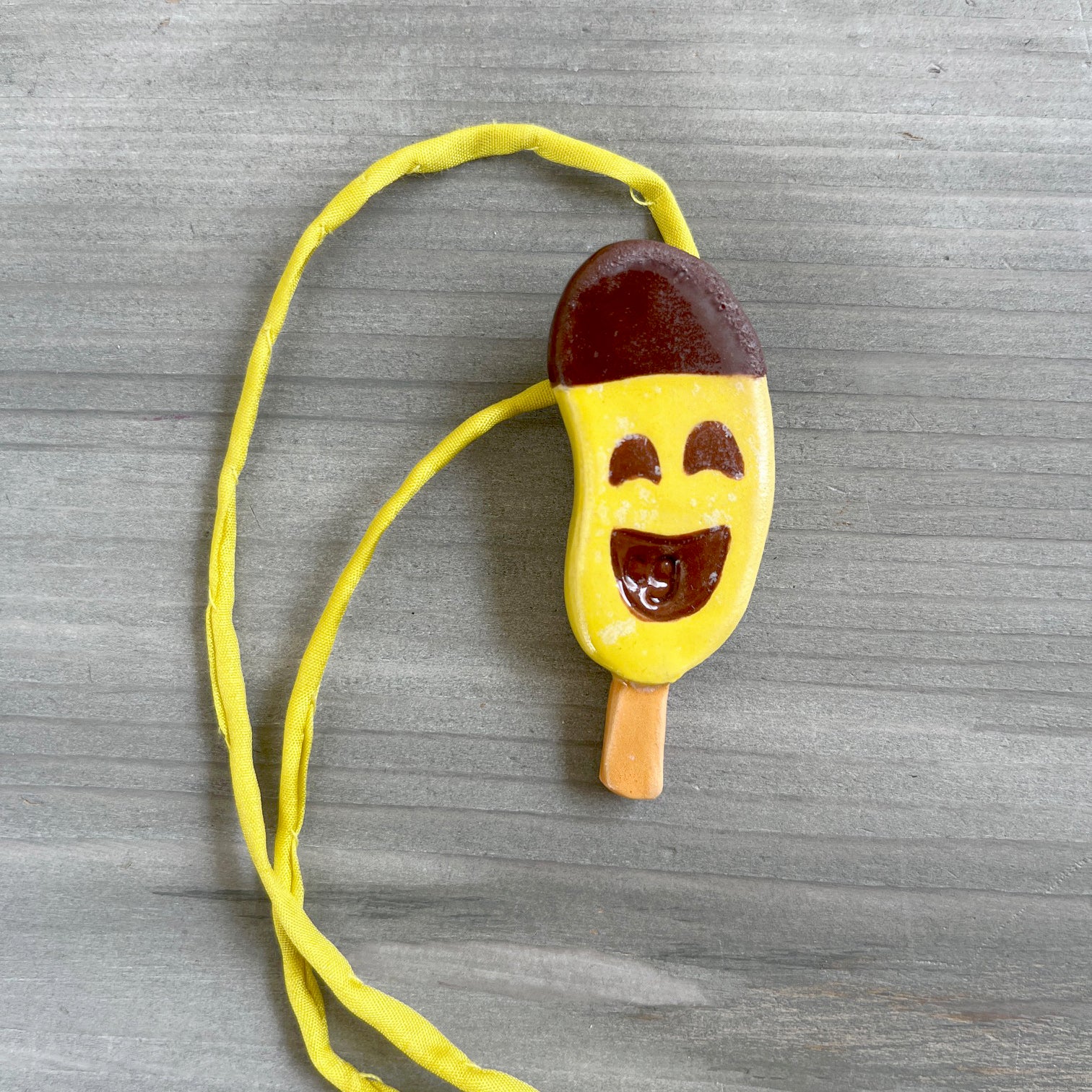 CERAMIC BANANA STICK ICE-CREAM pendant