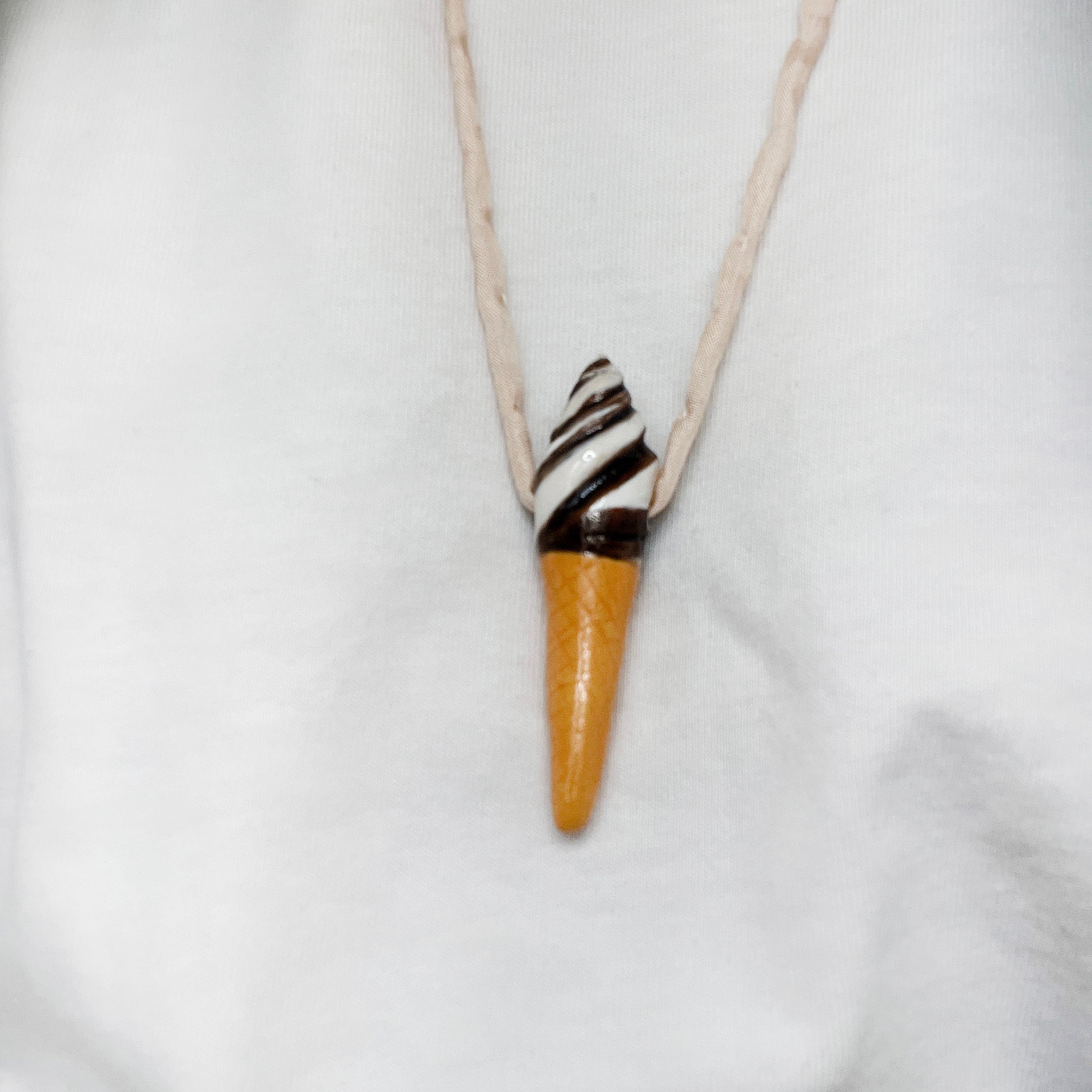 CERAMIC MAGNUM CONE pendant