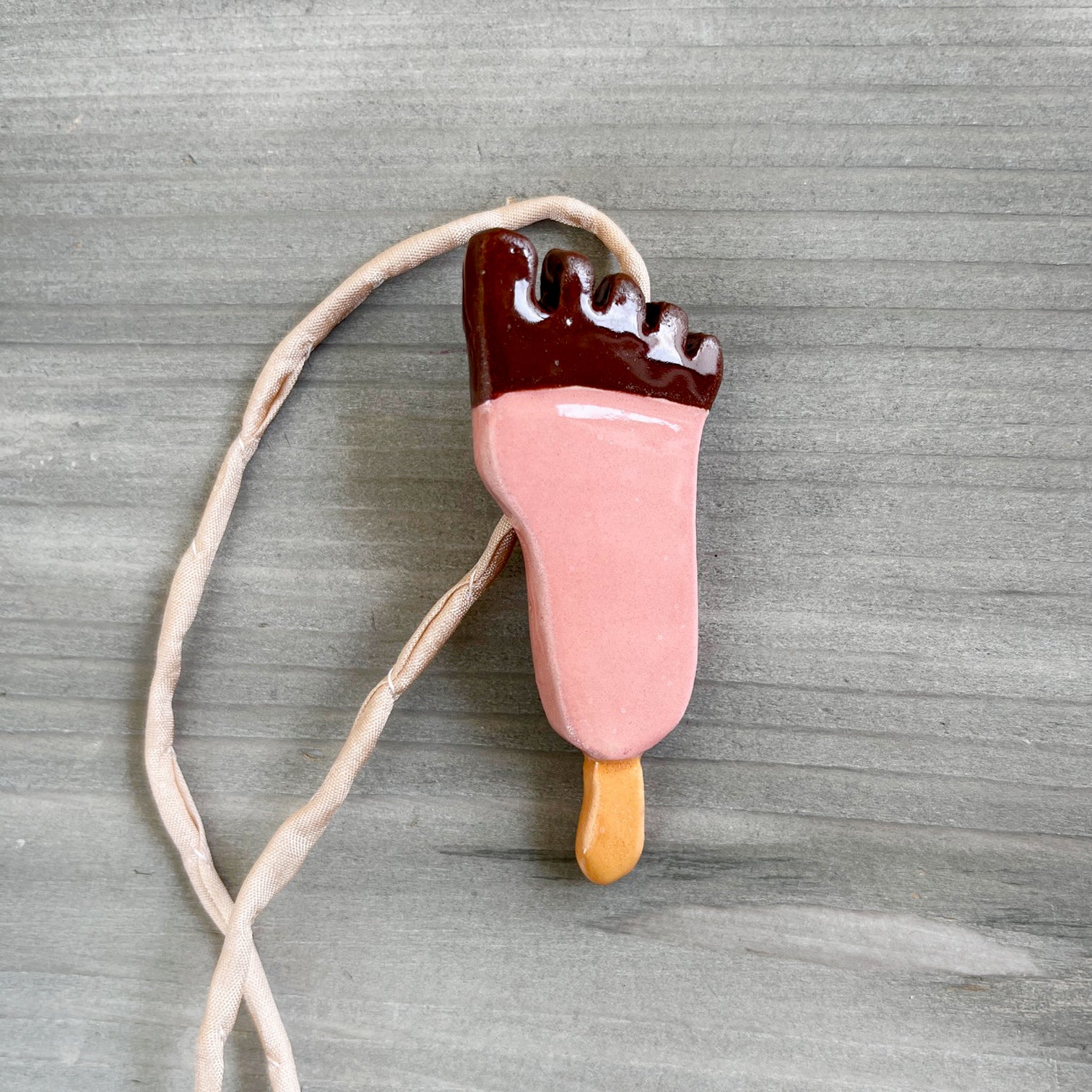 CERAMIC FUNNY FEET ICE-CREAM pendant