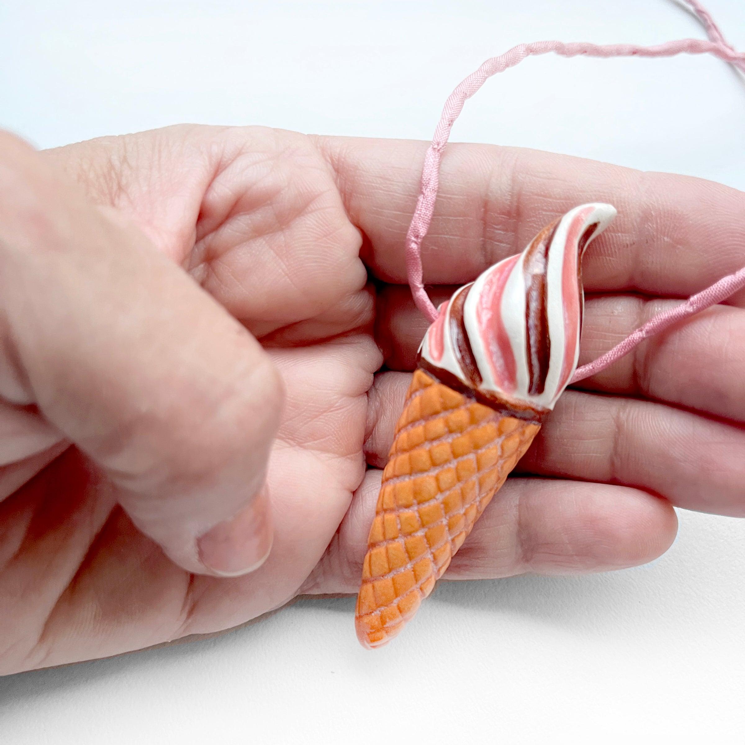 CERAMIC TWIST CONE pendant