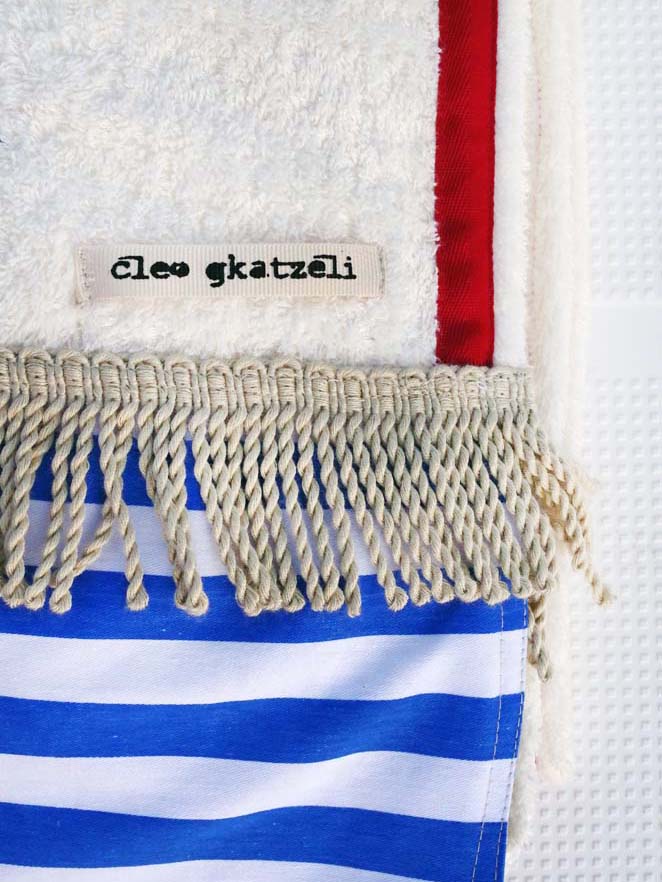 LUXURY YACHT beachtowel