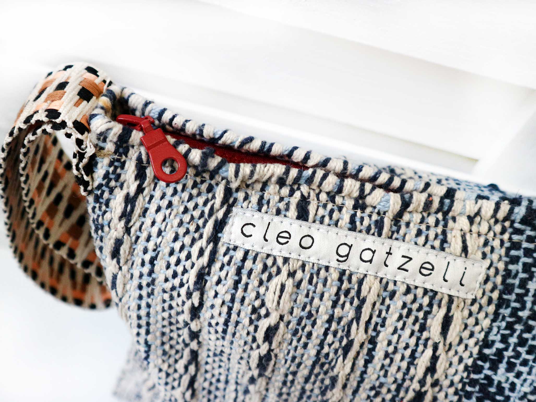 SPLASH - MULTI LOOM clutch bag