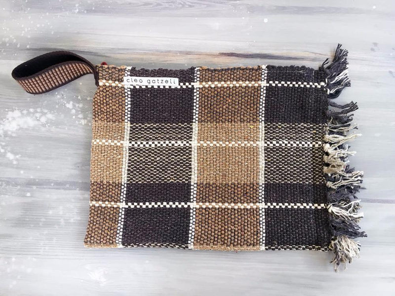 Rug clutch bag in brown color and vichy design