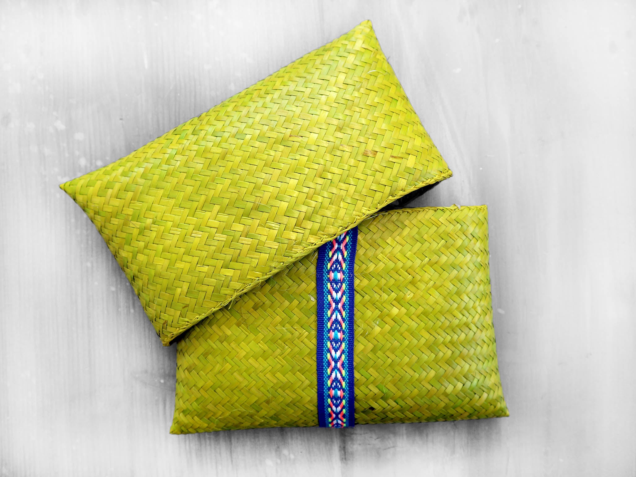 COCO - SOLID straw pouch