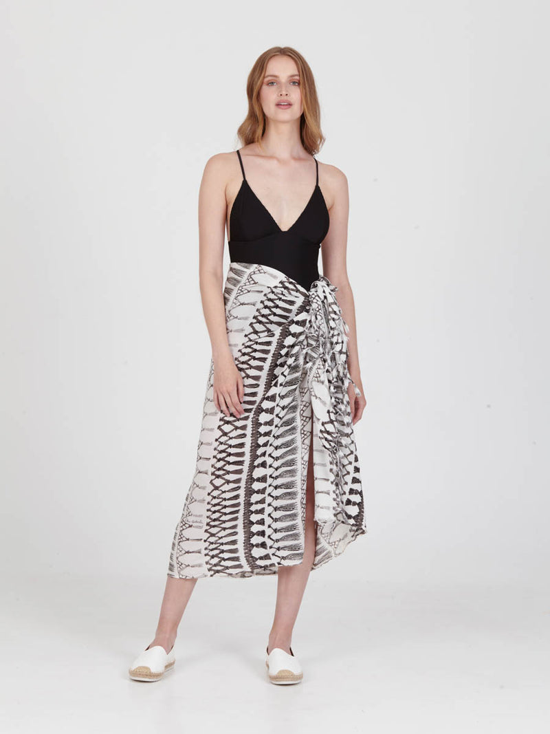 FRINGES WHITE pareo sarong