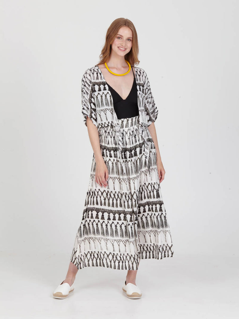 FRINGES WHITE tie front top