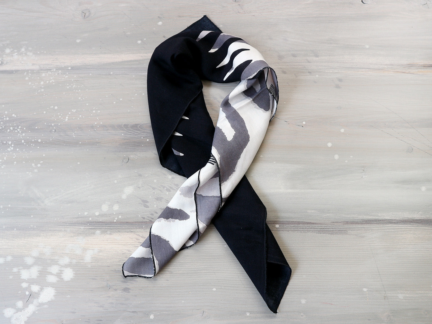 ALL WE NEED IS BEACH foulard