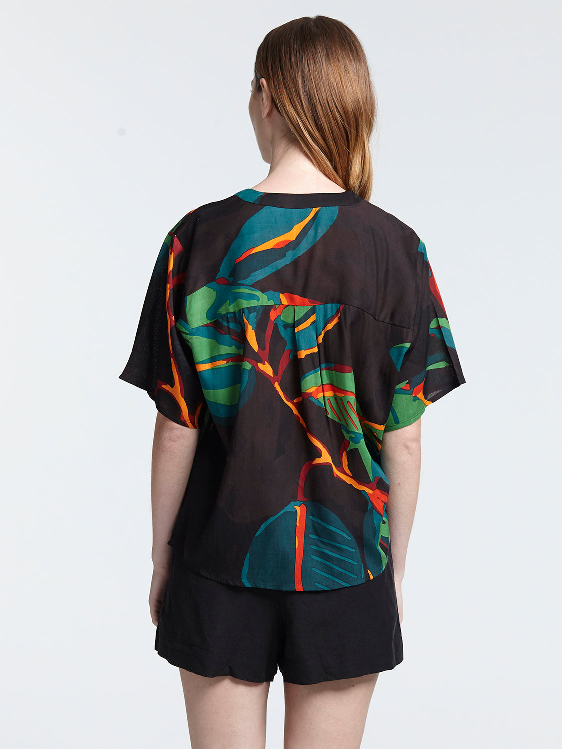 FICUS BLACK cropped shirt