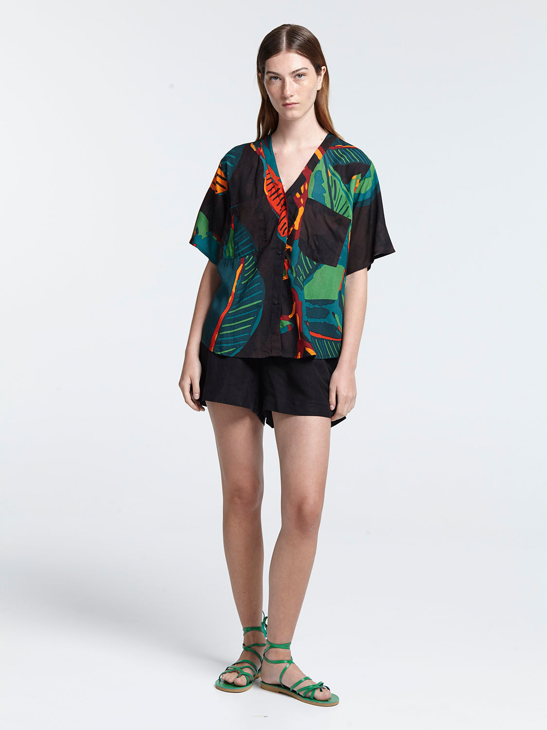 FICUS BLACK cropped shirt