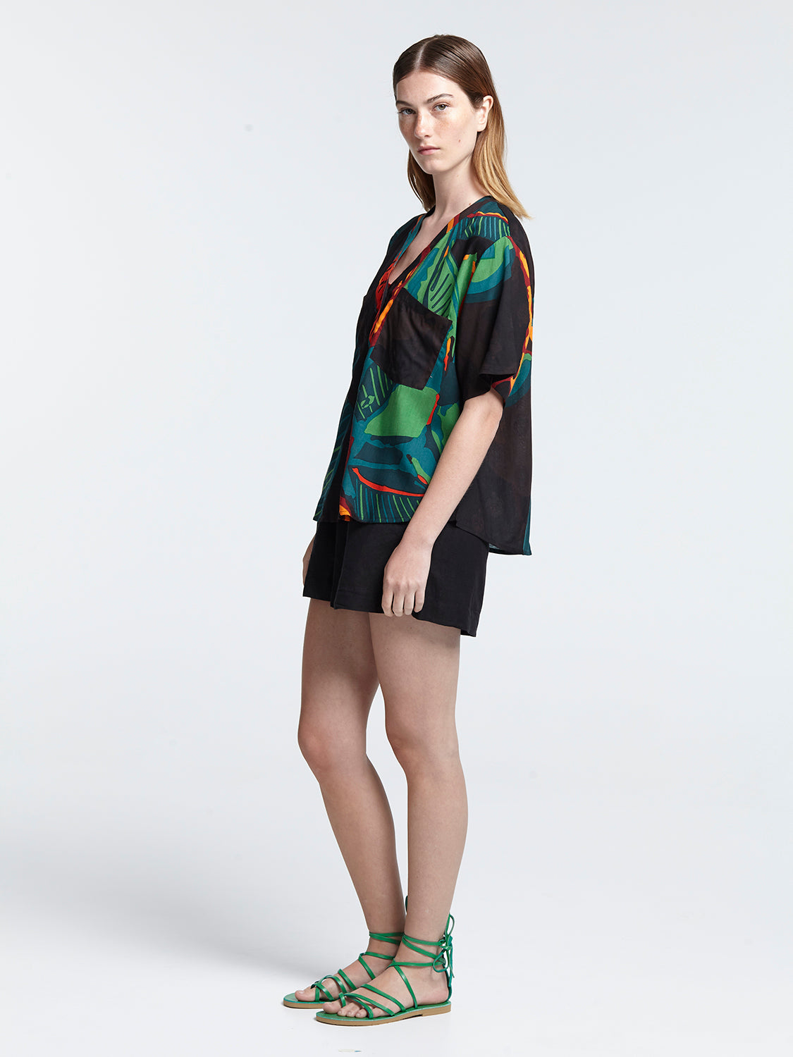 FICUS BLACK cropped shirt