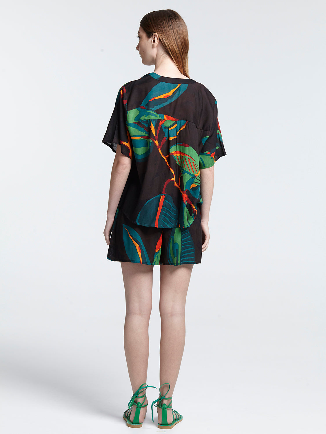 FICUS BLACK cropped shirt