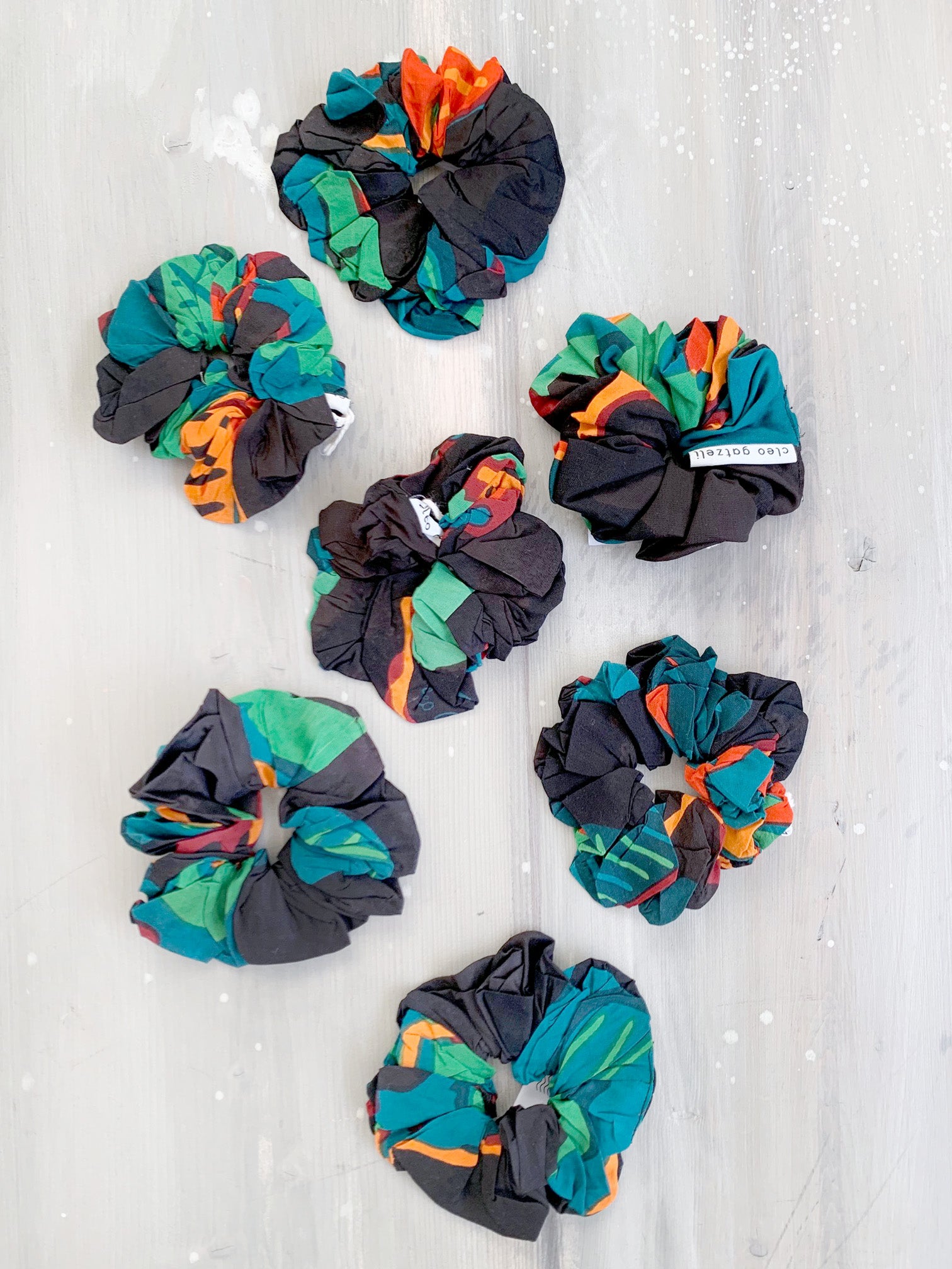 FICUS BLACK scrunchie