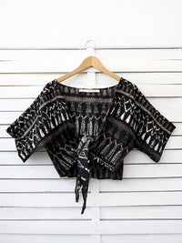 FRINGES BLACK tie front top